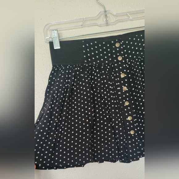 AMERICAN EAGLE black & white polka dots button front mini skirt. size XS - Picture 6 of 6